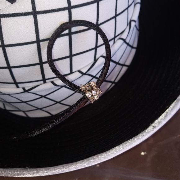 June's Young Derby Hat - Picture 4 of 5